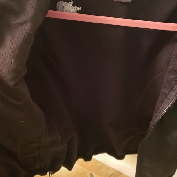 The North Face Never Stop Exploring Black Jacket - Picture 9 of 11